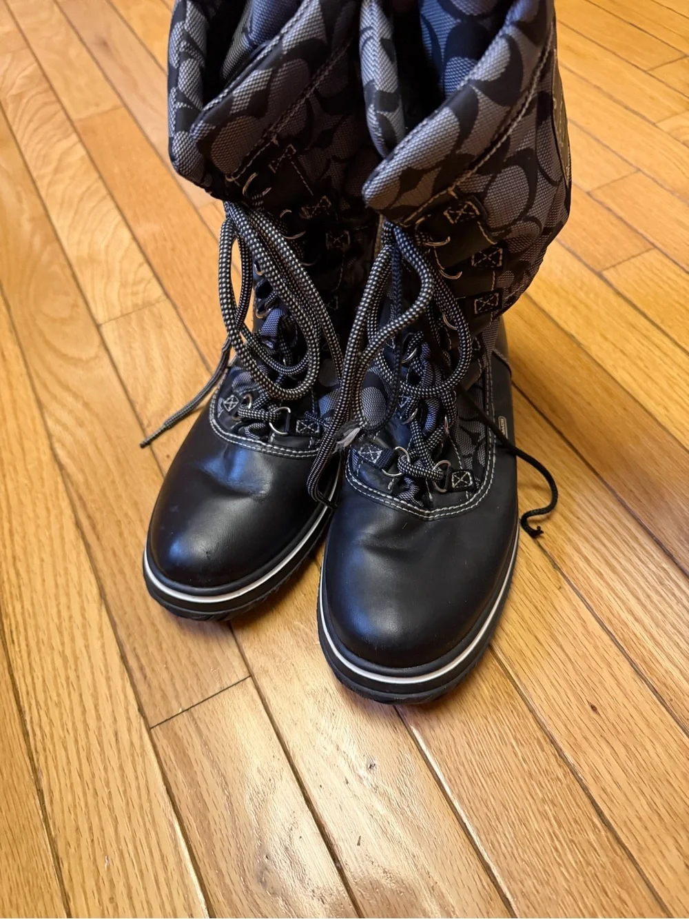 COACH Signature Shaine Snow Boots Size 8.5
